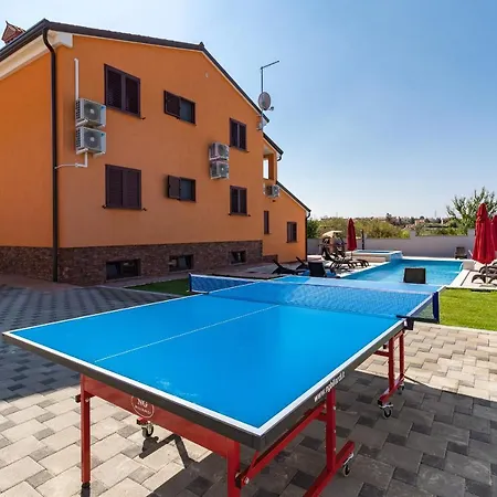 Luxury Hedone With Pool & Whirpool In Near The Pula