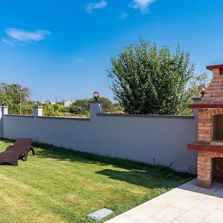 Villa Luxury Hedone With Pool & Whirpool In Near The Pula