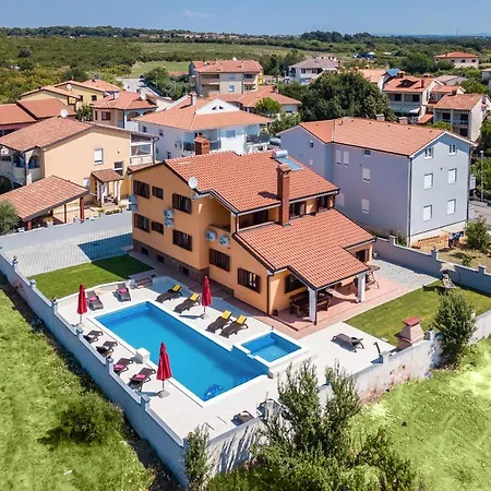 Villa Luxury Hedone With Pool & Whirpool In Near The Pula