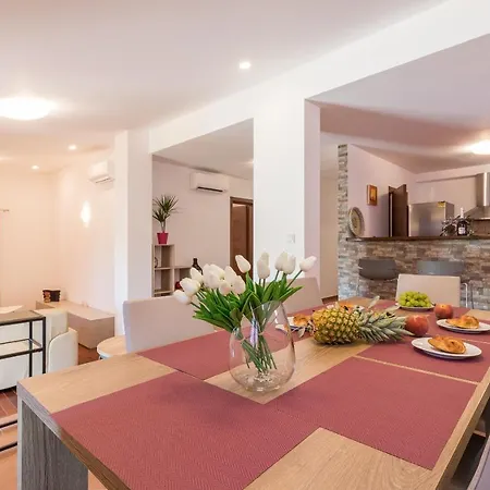 Villa Luxury Hedone With Pool & Whirpool In Near The Pula