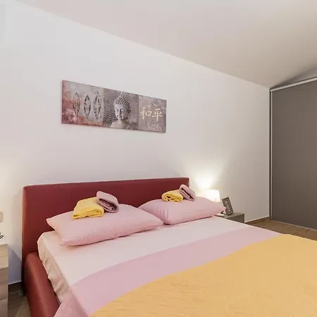 Luxury Hedone With Pool & Whirpool In Near The Pula