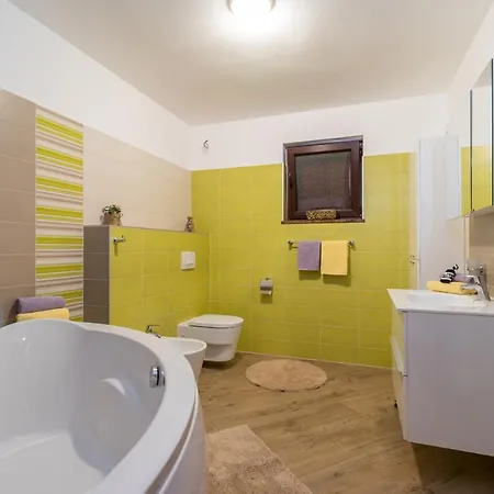 Villa Luxury Hedone With Pool & Whirpool In Near The Pula