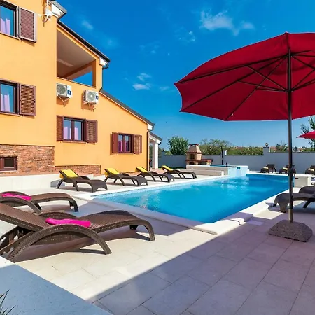 Luxury Hedone With Pool & Whirpool In Near The