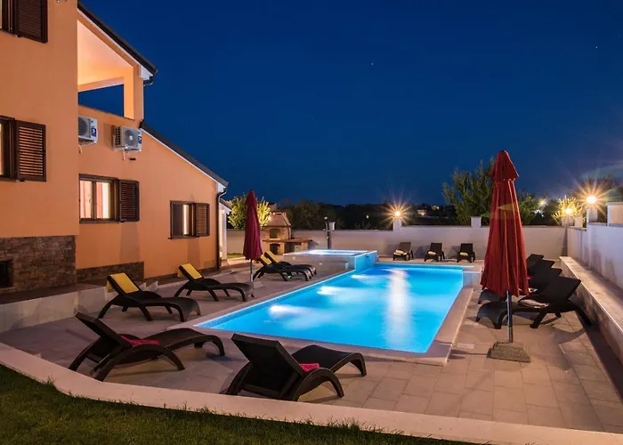 Luxury Hedone With Pool & Whirpool In Near The Villa Pula