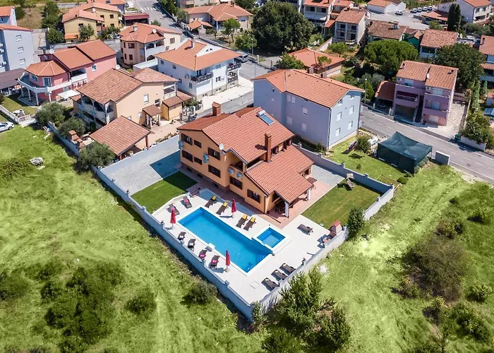 Luxury Hedone With Pool & Whirpool In Near The