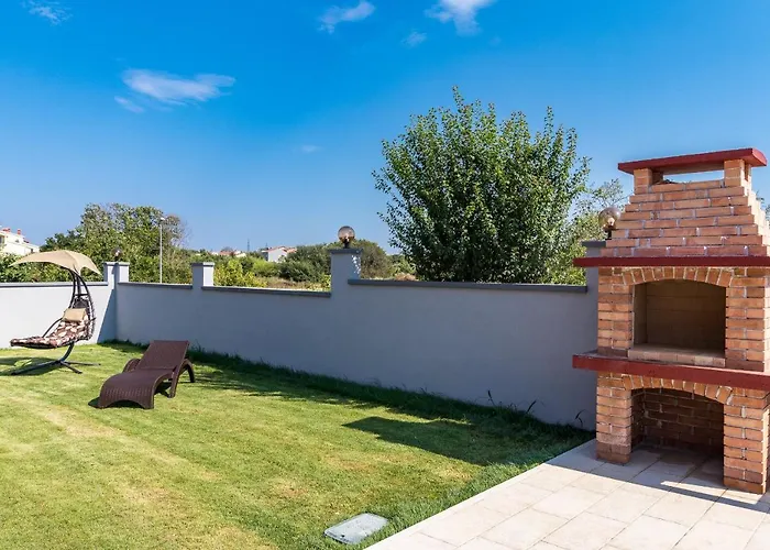 Villa Luxury Hedone With Pool & Whirpool In Near The Pula