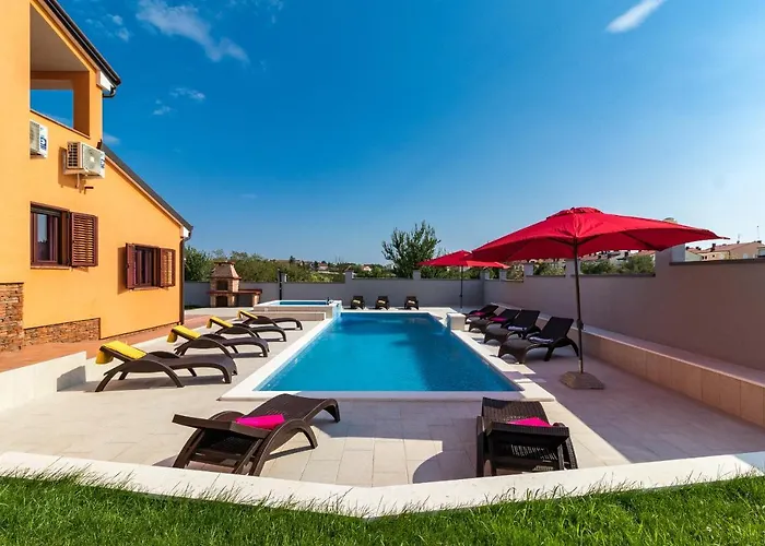 Villa Luxury Hedone With Pool & Whirpool In Near The Pula