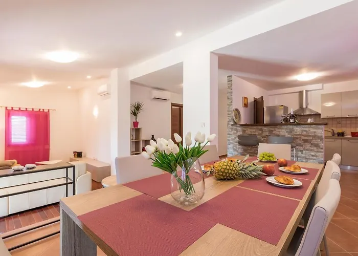 Villa Luxury Hedone With Pool & Whirpool In Near The Pula