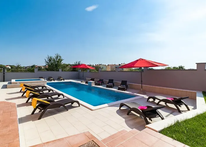Villa Luxury Hedone With Pool & Whirpool In Near The *