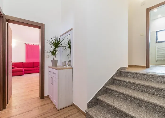 Villa Luxury Hedone With Pool & Whirpool In Near The Pula