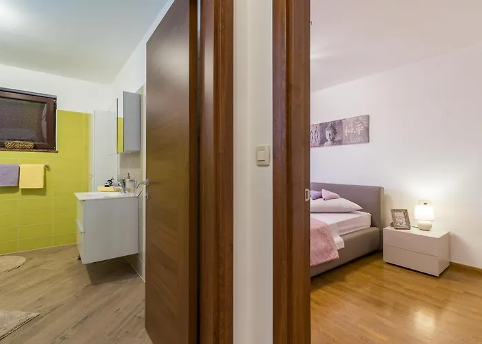 Luxury Hedone With Pool & Whirpool In Near The *