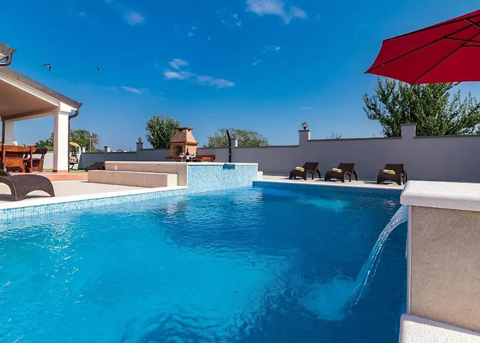 Luxury Hedone With Pool & Whirpool In Near The Villa Pula