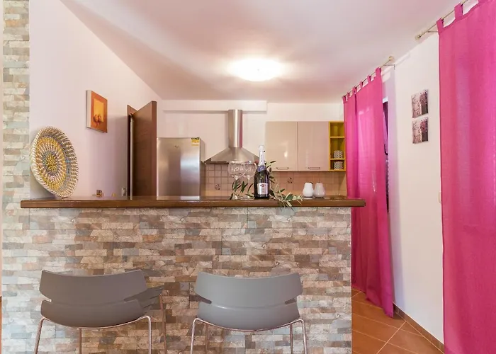 Luxury Hedone With Pool & Whirpool In Near The