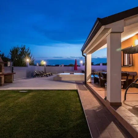 Luxury Hedone With Pool & Whirpool In Near The فيلة