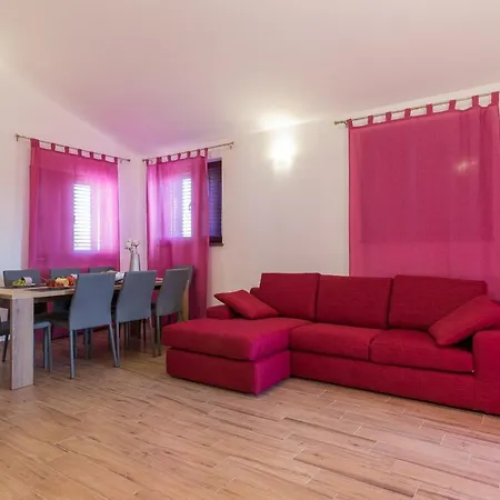 Luxury Hedone With Pool & Whirpool In Near The * بولا