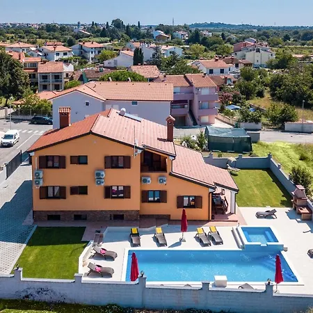 Luxury Hedone With Pool & Whirpool In Near The بولا