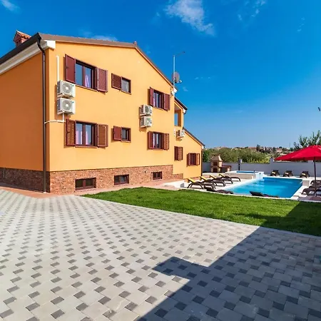 Luxury Hedone With Pool & Whirpool In Near The 别墅 *