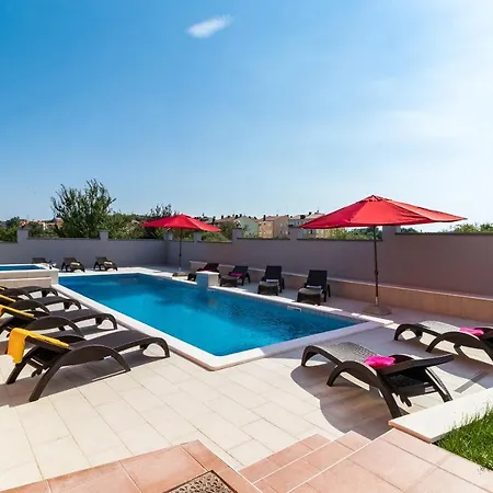 别墅 Luxury Hedone With Pool & Whirpool In Near The *