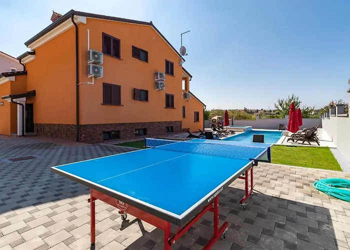 Luxury Hedone With Pool & Whirpool In Near The بولا