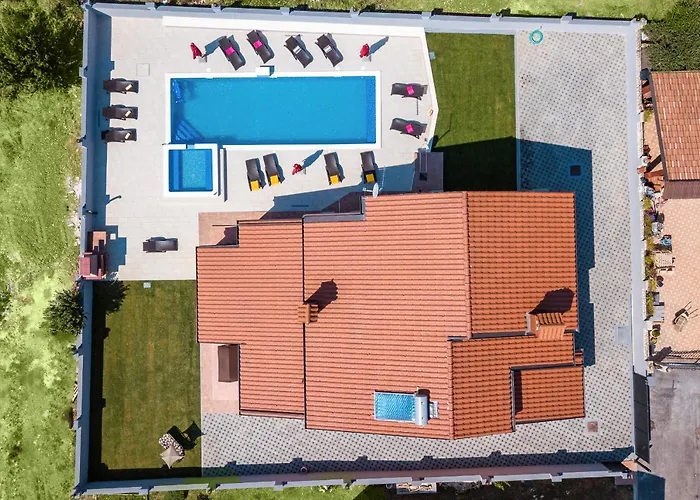 Luxury Hedone With Pool & Whirpool In Near The فيلة
