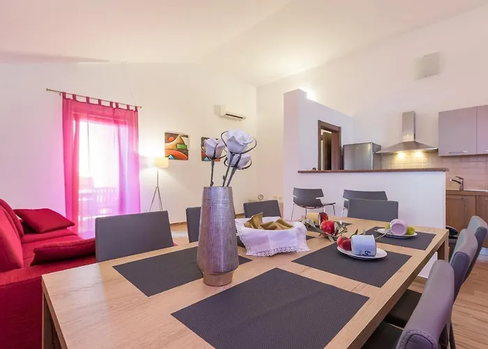 Luxury Hedone With Pool & Whirpool In Near The * بولا