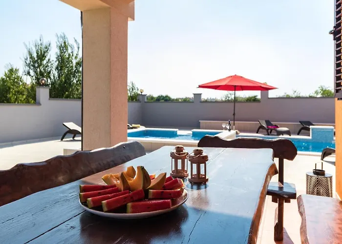 Luxury Hedone With Pool & Whirpool In Near The فيلة