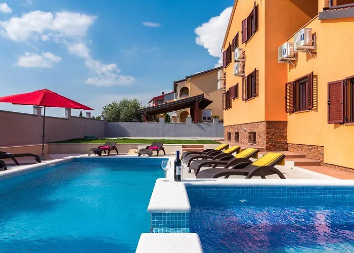 Luxury Hedone With Pool & Whirpool In Near The فيلة *