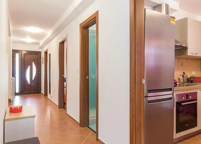 Luxury Hedone With Pool & Whirpool In Near The بولا